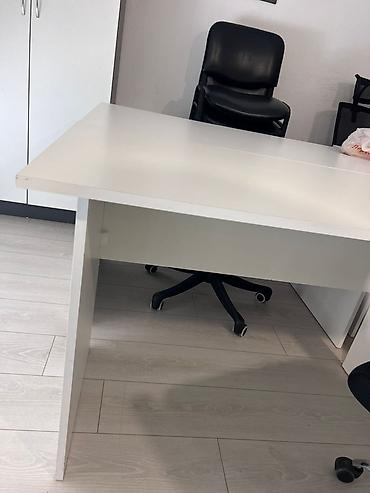 ofis masa: Ağ rəngli iş masas(lar)ı - Minimalist dizayn, ofis və ya ev-ofis üçün — 2