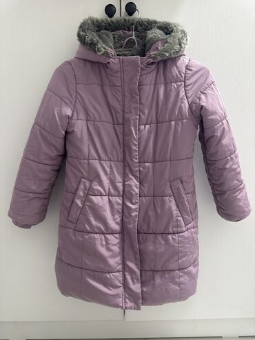 пуховик пальто: Детское зимнее пальто пуховик, на размер 116 см, 4-6 лет, в отличном