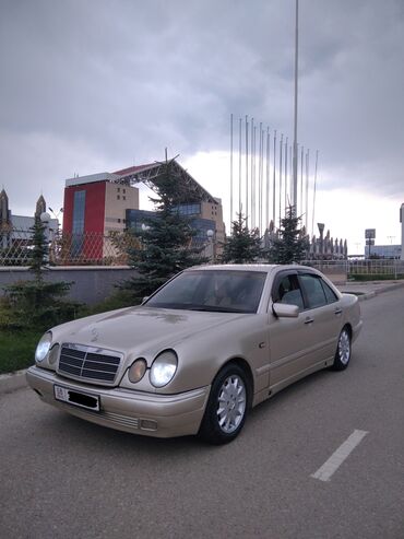 машины по низким ценам: Mercedes-Benz E 320: 1997 г., 3.2 л, Автомат, Бензин, Седан