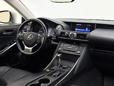 Lexus: Lexus IS: 2019 г., Бензин — 11