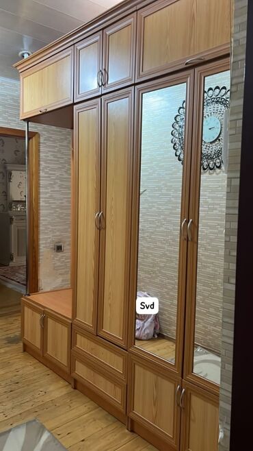 viwnovkada evler: Б/у, Распашной, 4 двери Шкаф в прихожей
