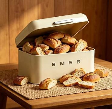 хлебницы: Хлебница SMEG с крышкой, контейнер для хранения - Размеры: 30 × 18 × — 2