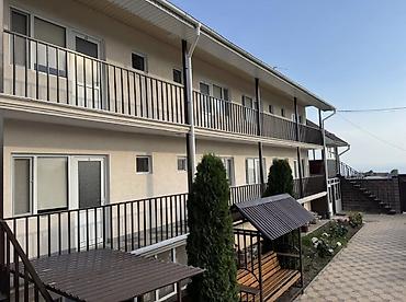 Продажа отелей и хостелов: Продаётся гостевой дом 2 этажа + цоколь Действующий бизнес с — 5