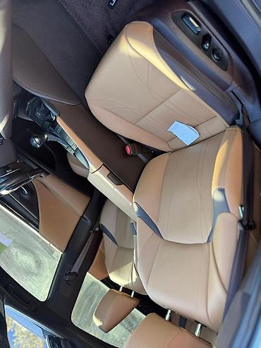 Lexus: Lexus ES: 2019 г., Бензин — 9