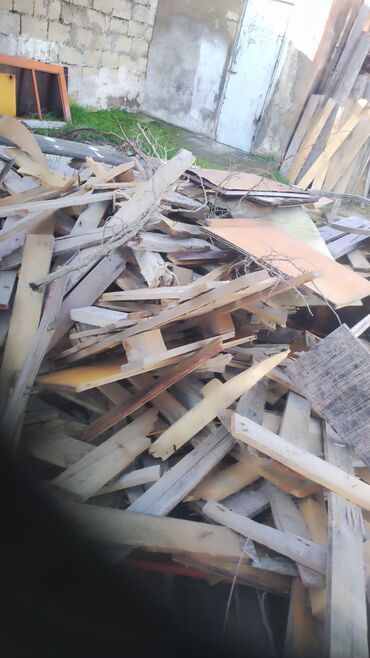 Odun: Ocaq/isitmə üçün doğranmış taxtaparcaları. İcində hər cür taxtalar — 9