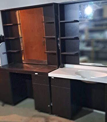 Kənd təssərüfatı avadanlığı: Salon mebelləri satılır.təptəzədirlər birlikdə satılır.istəyən olsa