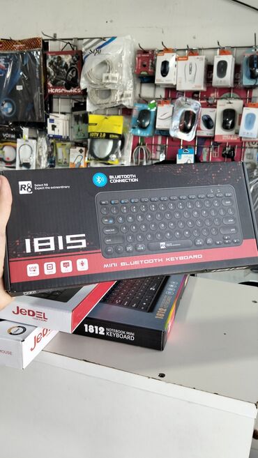 Səsgücləndiricilər, qulaqlıqlar və mikrofonlar: Klavyatura Bluetooth ilə Yenidir metro daxili çatdırılma var Satış