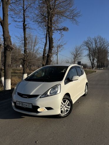 шины 24545 r18: Honda Fit: 2010 г., 1.5 л, Типтроник, Бензин