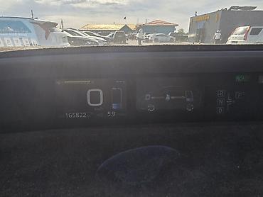 voxy noah: Toyota Prius: 2016 г., 1.8 л, Вариатор, Гибрид, Хэтчбэк — 6