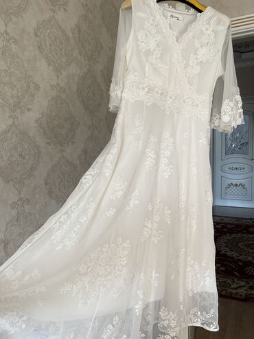 белые платье: Вечернее платье, Коктейльное, С рукавами, L (EU 40)