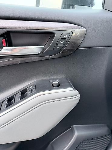 Toyota: Toyota Highlander: 2024 г., 2.4 л, Типтроник, Бензин, Кроссовер — 12