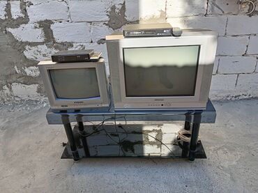 телефон за 100 манат: Komplekt: 2 ədəd kineskop (CRT) televizor, 2 ədəd rəqəmsal/kabel TV