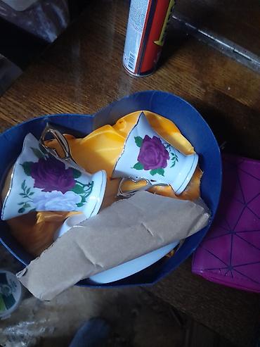 Наборы посуды: Актуально.Срочно Продаю кофейный набор.Кружочки маленькие,новый.Писать — 3