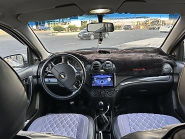 LDV: Satılır: gümüşü rəngli kompakt sedan Mühüm xüsusiyyətlər: - Kuzov: 4 — 8