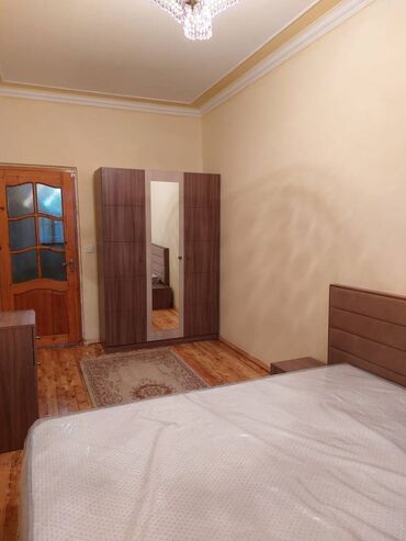 Uzunmüddətli kirayə mənzillər: Yasamal rayonu, 3 Tacın ( TRİ KARONA ) yanında, köhnə tikili, 5 — 4