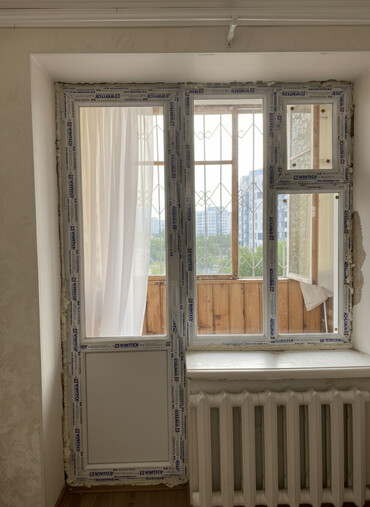 балконные шкафы: ПВХ блок «окно + балконная дверь» Wintech - Материал: пластиковый