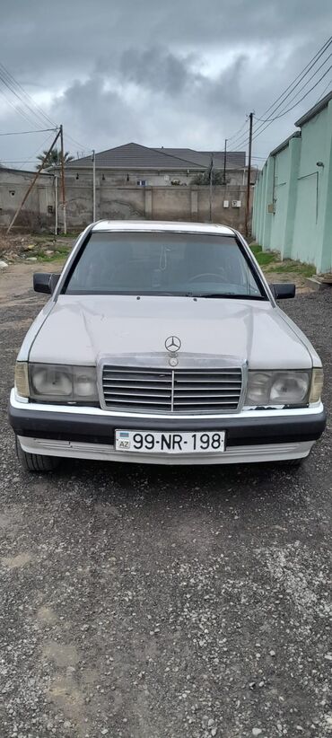 Mercedes-Benz: Mercedes-Benz 190: 2 l | 1986 il Sedan