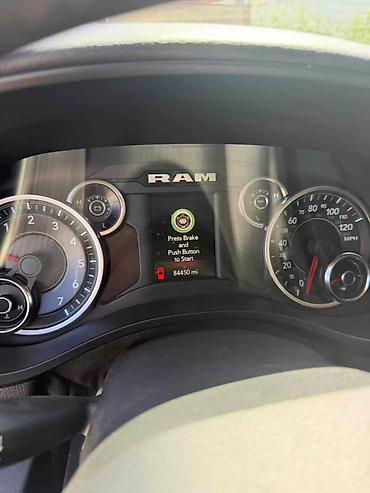 Грузовики: RAM 1500 Crew Cab — брутальный полноразмерный пикап с акцентом на мощь — 5