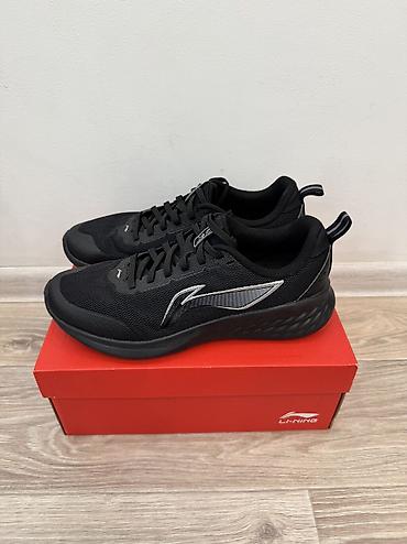 lining бу: Ботасы Li-Ning оригинал. Размер: 42 (написано 43, маломерка). Цвет — 1
