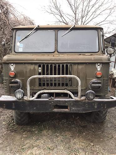 Yük maşınları: GAZ-66 yük avtomobili - Geniş kabinalı, iki bölməli ön şüşə və kənar — 8