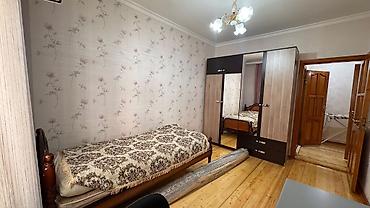 9 mikrorayon: Kiraye ev_tibb unversetine yaxin 9/7 mertebesinde 4 otaqli ev 900 azn — 10