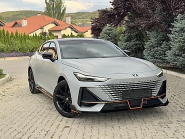 byd e1: Changan Uni-V: 2024 г., 1.5 л, Робот, Бензин, Лифтбек — 3