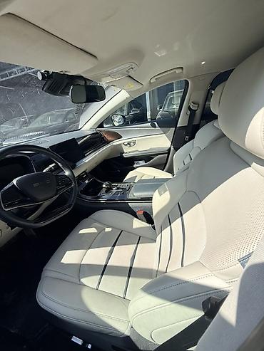 BYD: BYD E9: 2021 г., Седан — 6