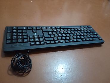 USB simli klaviatura - Tam ölçülü layout: say bloklu (numpad) klassik