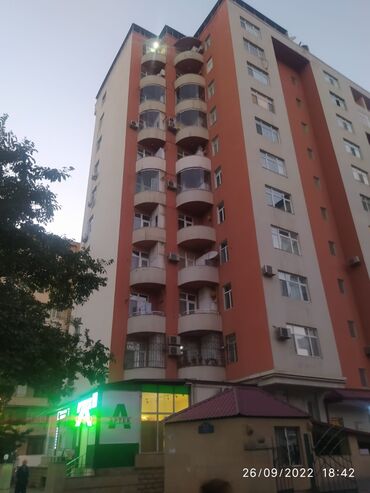 7-ci mikrorayon, 3 otaqlı, 137 kv. m, m. Azadlıq Prospekti, Mebelsiz