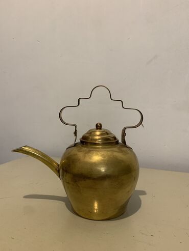 чайник со свистком: Винтажный декоративный чайник. Латунь. Германия