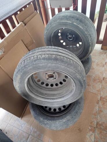 felne 5x112 r17: Sve cetiri felne sa gumama
Skinute sa opel merive
4 srafa