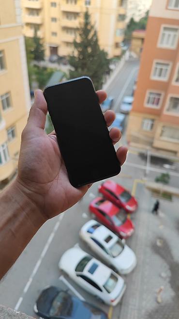 iphone 1x: IPhone SE 2020, 64 GB, Qara, Barmaq izi — 4