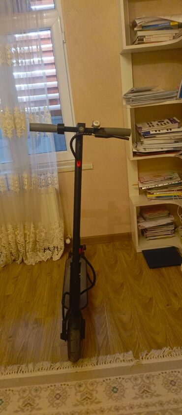 сколько стоит электросамокат в баку: İşlənmiş Elektrik samokat 7", ≤ 250 Vt, 26 - 35 km/s, Ünvandan götürmə