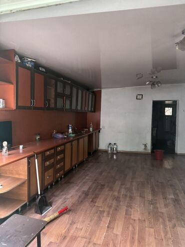 токмок калиновка дом: 100 м², 4 комнаты, Бронированные двери, Подвал, погреб, Забор, огорожен
