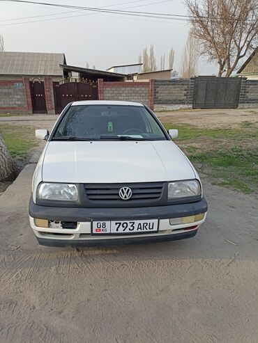 мотор ярис: Volkswagen Vento: 1993 г., 1.8 л, Механика, Бензин