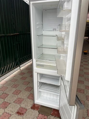 хайсенс холодильник: Холодильник Midea HD-377RN(ST), серебристый, с нижней морозильной
