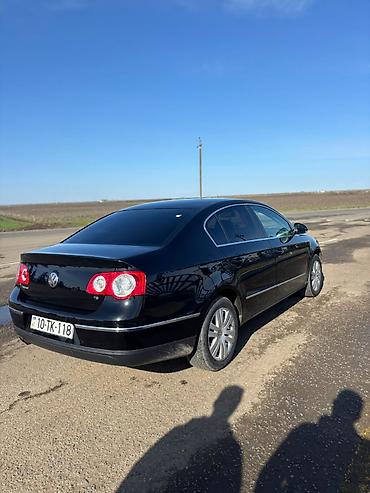 passat sukan: Volkswagen Passat: 1.8 l | 2010 il Sedan — 4