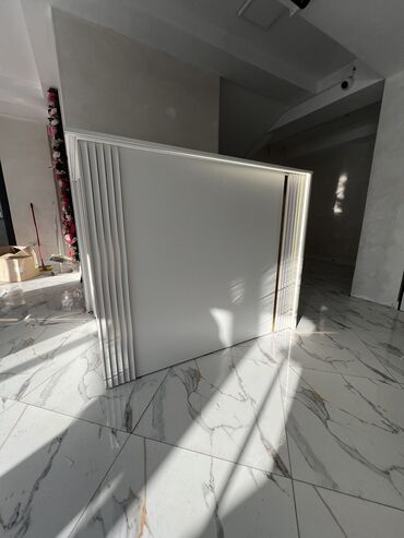 Стойки ресепшн: Столы ресепшен Администраторский стол Кассовый стол Занимаемся — 32