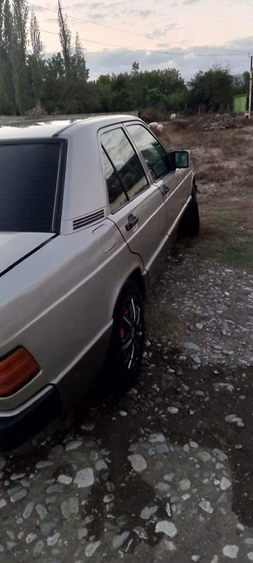 7 nəfərlik avtomobillər: Mercedes-Benz 190: 2.2 l | 1990 il — 4