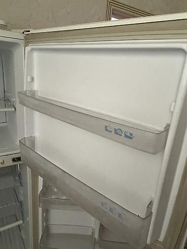 iphone 8 barter var: Samsung iki qapılı soyuducu - Üst kamera: dondurucu. İçəridə metal — 4