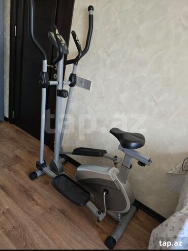 Маски, очки: Bu, evdə məşq etmək üçün nəzərdə tutulmuş elliptik velosipeddir. Məşq