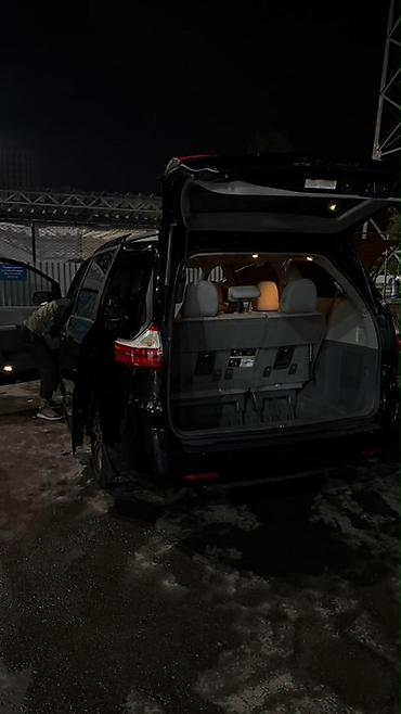 сиенна 2012: Toyota Sienna: 2018 г., Автомат, Бензин, Минивэн — 5