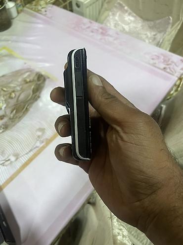 sony ericsson a1018s: Sony < 2 GB Memory Capacity, rəng - Qara, Düyməli — 5