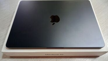 apple notebook qiymeti: Apple M2, 8 GB, 13.5 "