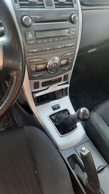 Toyota: Toyota Corolla: 2007 г., 1.6 л, Механика, Бензин, Седан — 4