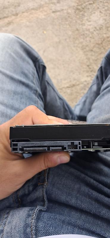 disk satisi: 3.5" SATA sərt disk (HDD) - Form-faktor: 3.5" - İnterfeys: SATA (SATA — 4