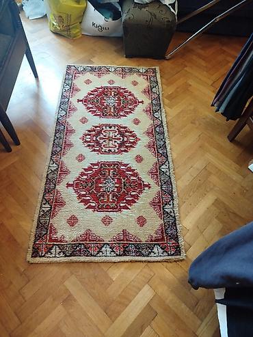 heets varijante: Tepih stazica Duzina oko 140 cm. Sirina oko 70 cm. S jedne strane — 9