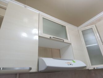 кухуный мебел бу: Кухонный гарнитур, Б/у, цвет - Бежевый, ДСП, Самовывоз