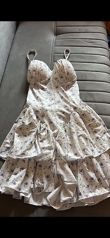 xarı bulbul kolyesi: Qadın yay donu – ağ rəngdə, bənövşəyi çiçək naxışlı - Model: qısa — 1