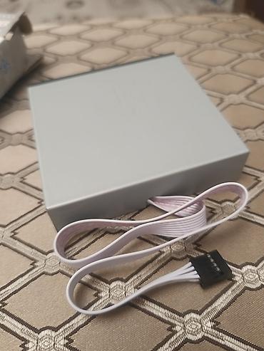 komputer manitorlari: USB 2.0 All-in-One daxili kart oxuyucu Xüsusiyyətlər: - 3.5" bay üçün — 4